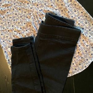 Old Navy black supper skinny jeggings size 4 short